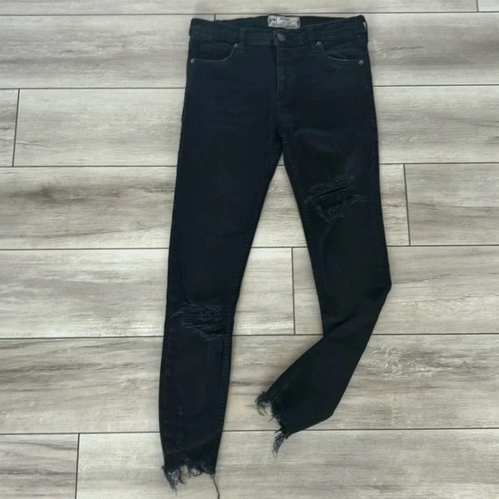 Free People skinny ankle jeans size 25 black